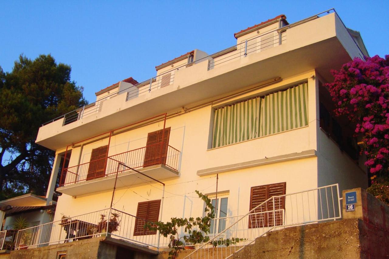 Apartments By The Sea Ubli, Lastovo - 8354 Uble Ngoại thất bức ảnh
